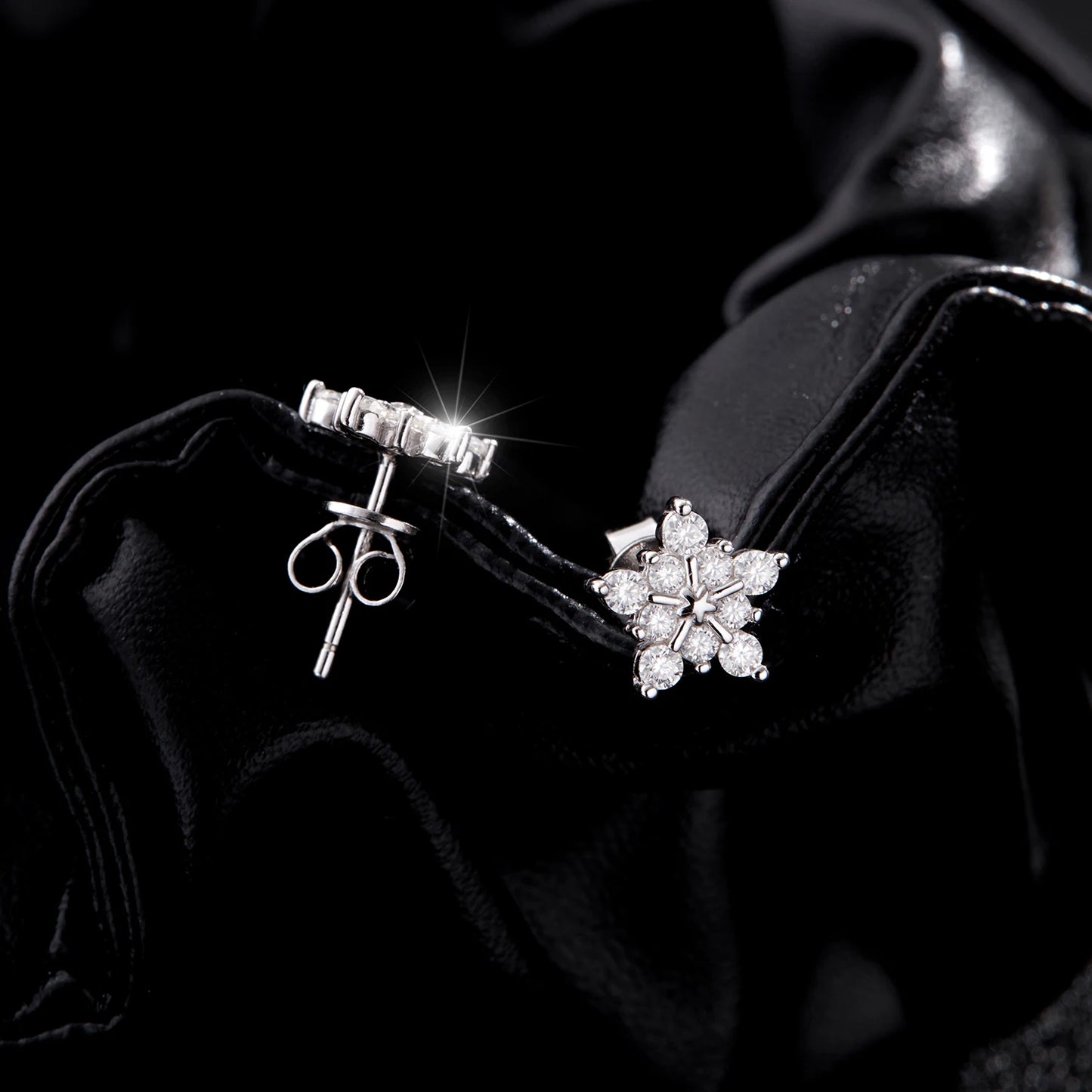 D Color Dazzling Moissanite Earrings 925 Sterling Silver Trendy Cute Snowflake Stud Earrings For Women