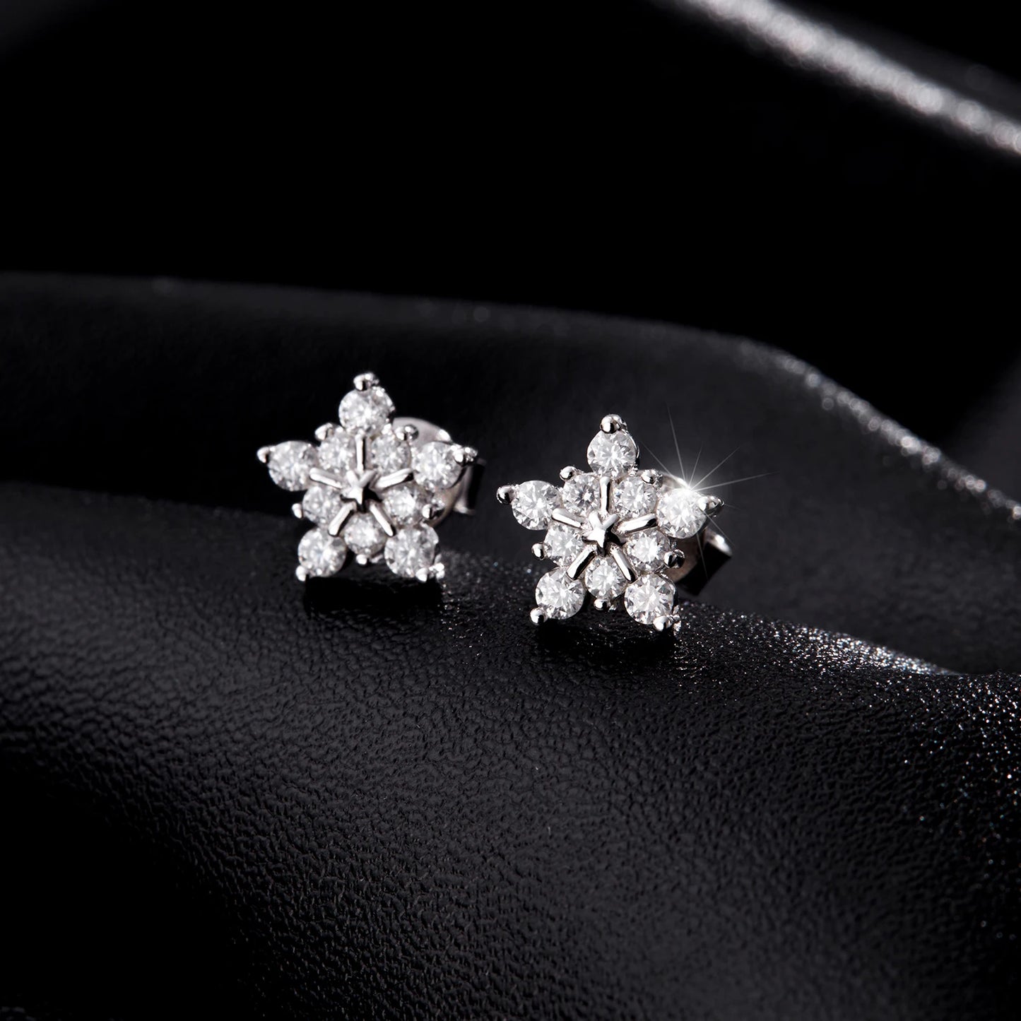 D Color Dazzling Moissanite Earrings 925 Sterling Silver Trendy Cute Snowflake Stud Earrings For Women